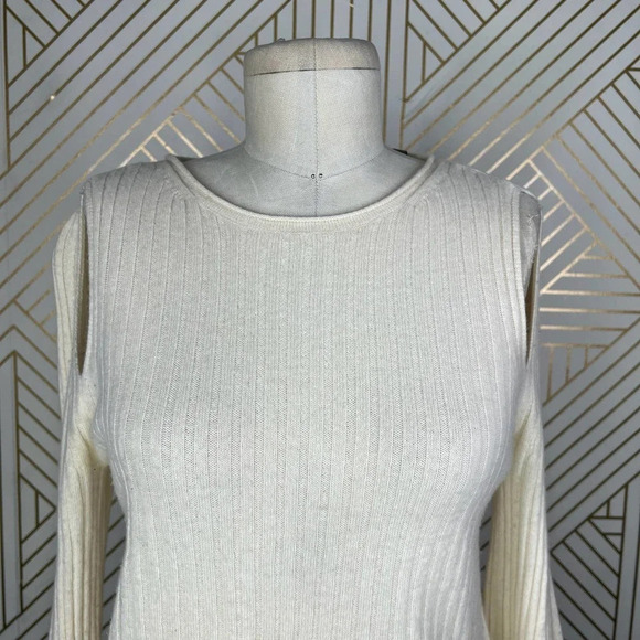 Vince Ribbed Cutout Shoulder Slit Cashmere Sweater Cream Ivory Size US Medium - Picture 3 of 12